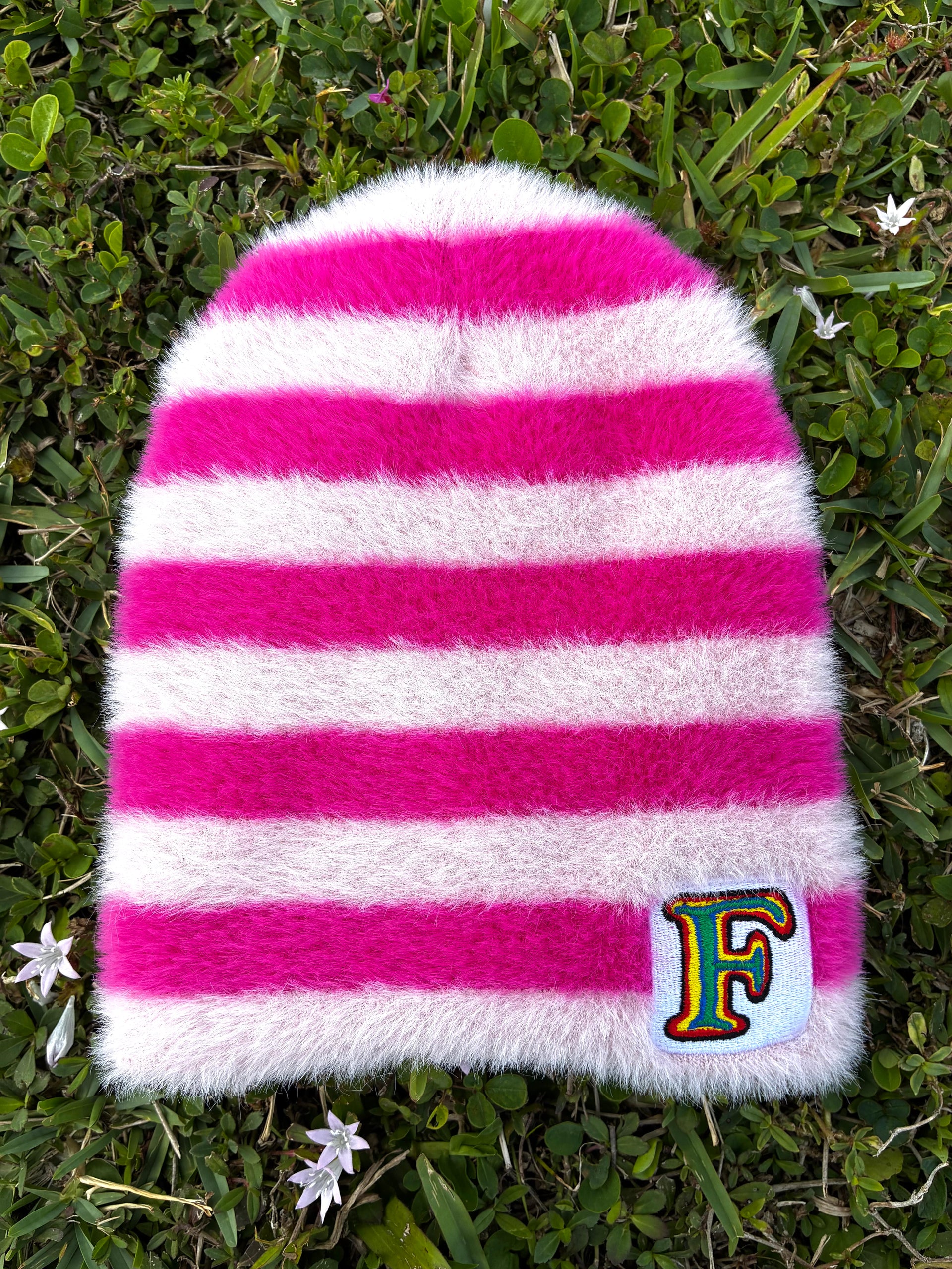 Pink contrast colored beanie (Satin lined)