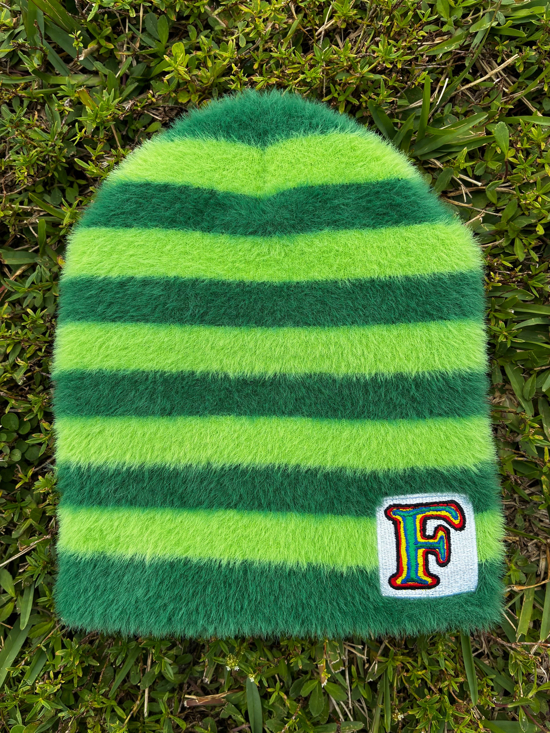 Green contrast colored beanie (Satin lined)