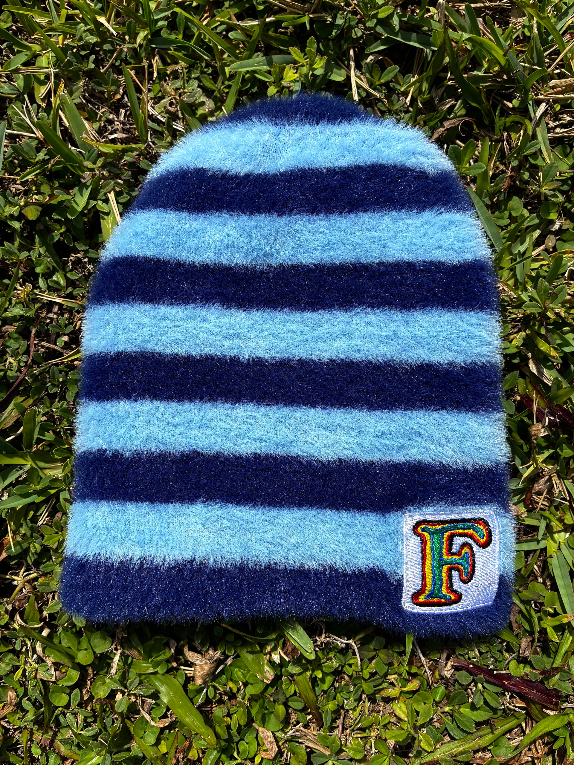 Blue contrast colored beanie (Satin lined)